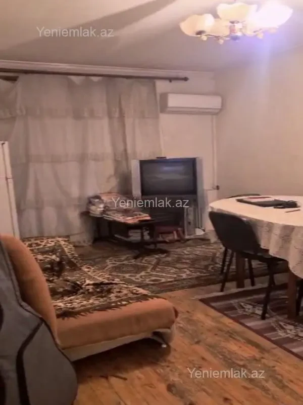 Satılır 1 otaqlı köhnə tikili 35 m²