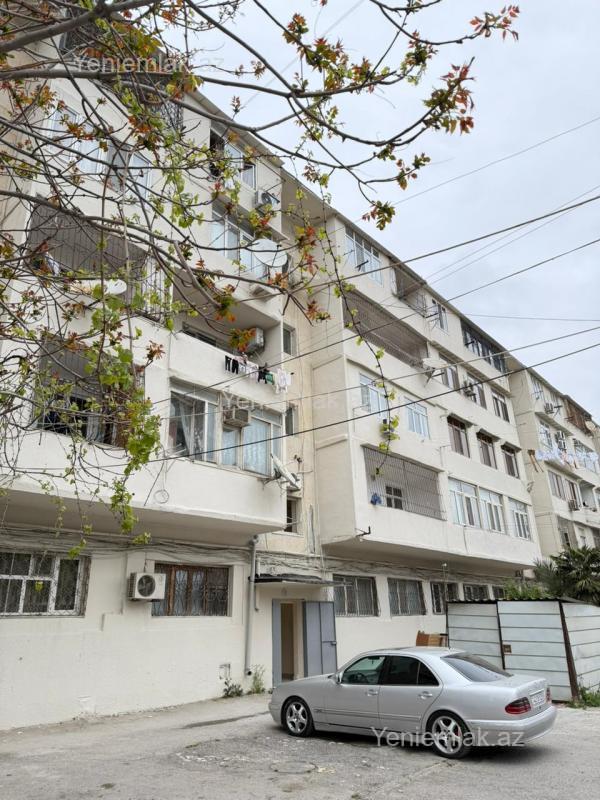 Satılır 2 otaqlı köhnə tikili 65 m²