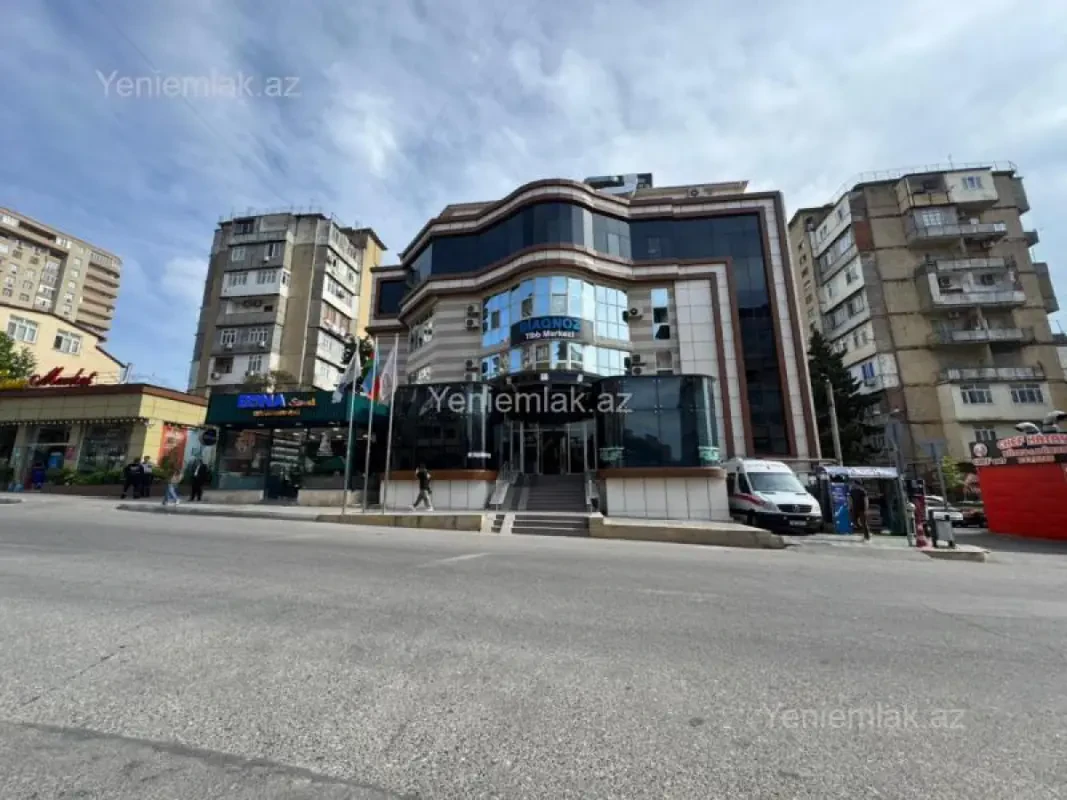 Satılır 2 otaqlı köhnə tikili 65 m²