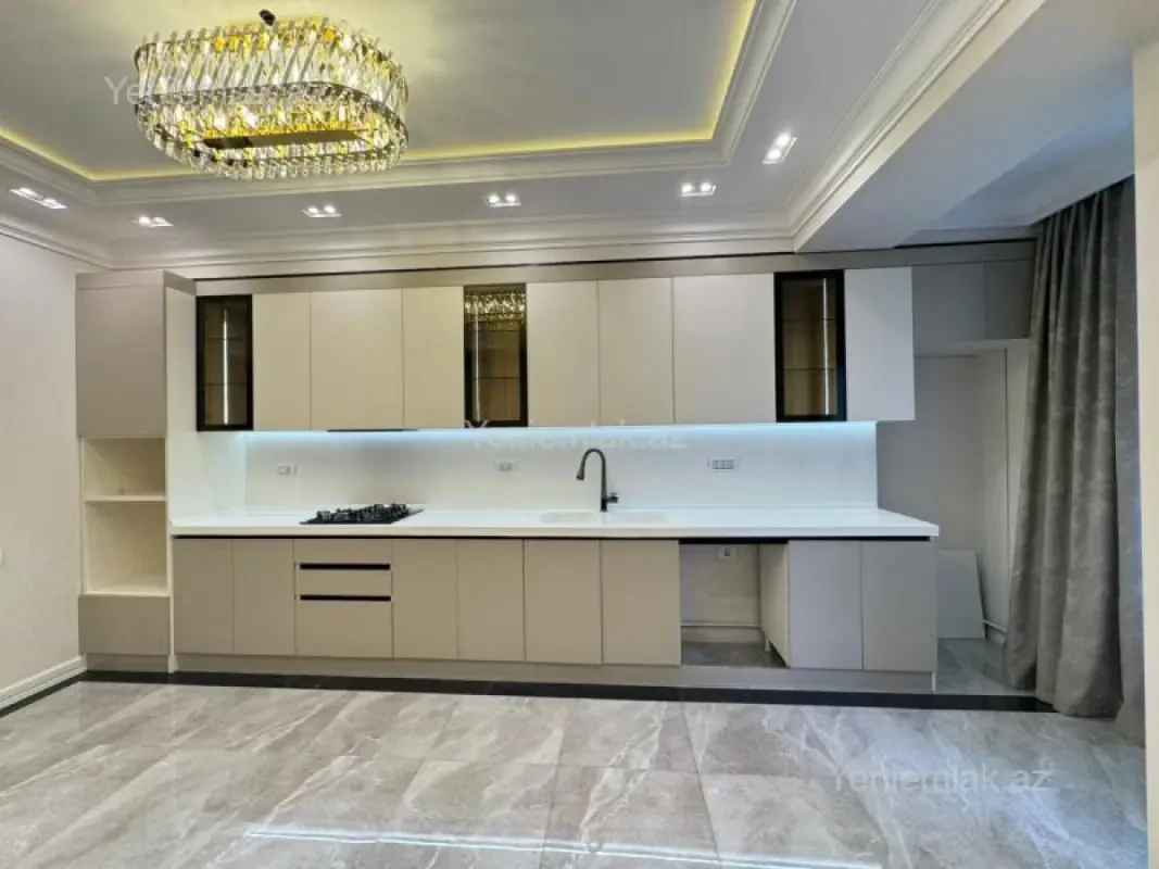 Satılır 4 otaqlı yeni tikili 180 m²
