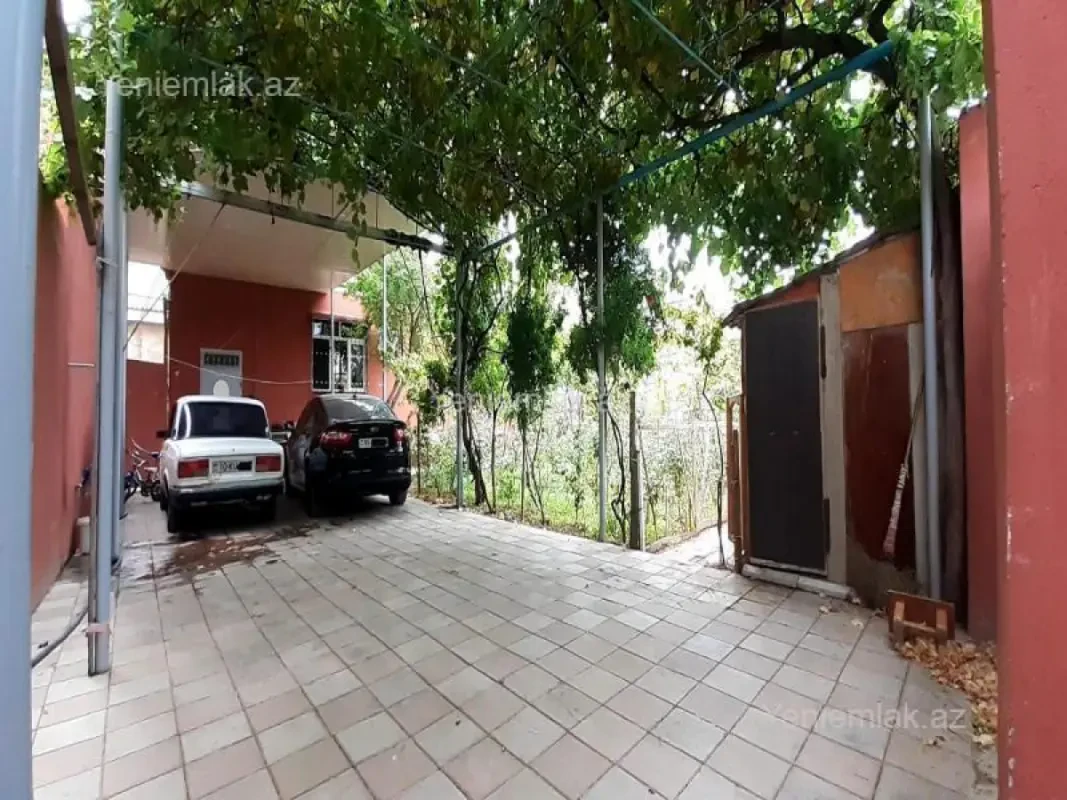 Satılır 4 otaqlı həyət evi 120 m²