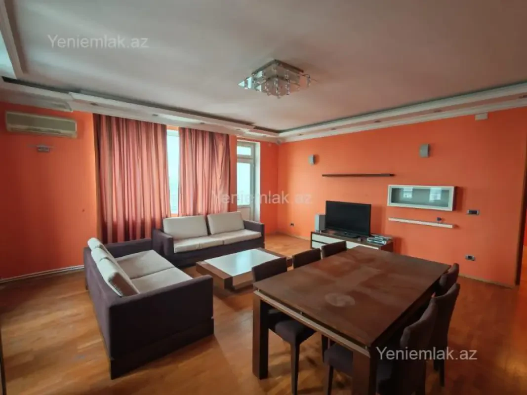 Satılır 3 otaqlı yeni tikili 136 m²