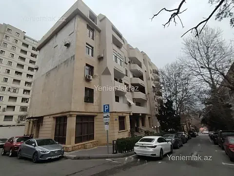 Satılır 4 otaqlı köhnə tikili 124 m² — Bakı, Səbail 4 otaq 124.00 m²