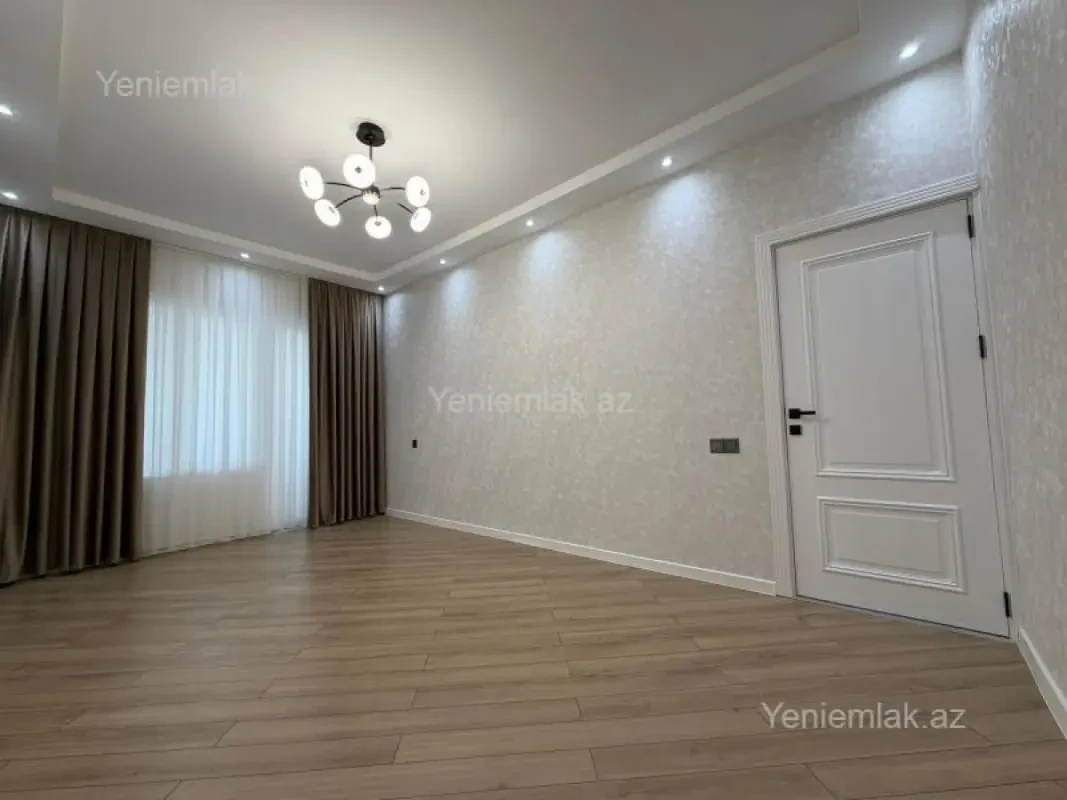 Satılır 4 otaqlı köhnə tikili 100 m²