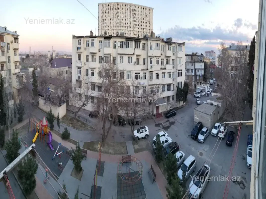Satılır 2 otaqlı köhnə tikili 45 m²