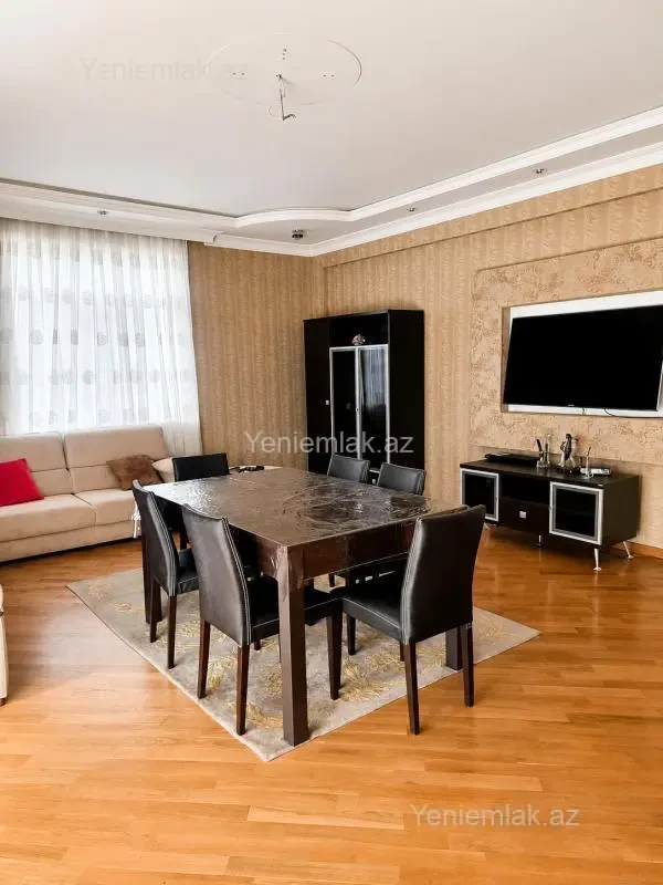 Satılır 4 otaqlı yeni tikili 180 m²