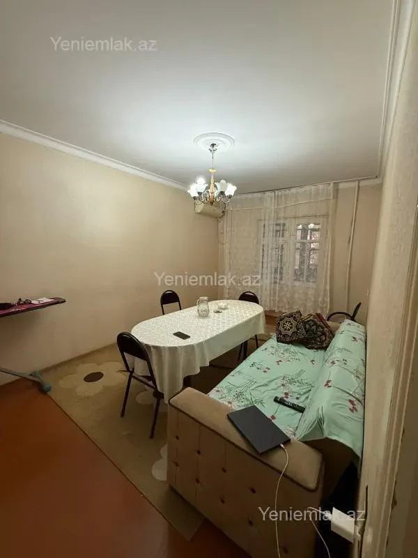 Satılır 3 otaqlı köhnə tikili 80 m²