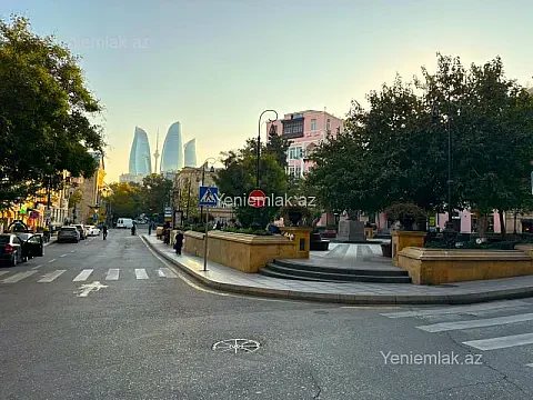 Satılır 3 otaqlı köhnə tikili 90 m² — Bakı, Səbail 3 otaq 90.00 m²
