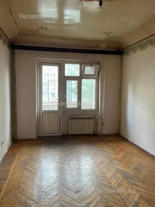 Satılır 3 otaqlı köhnə tikili 80 m²