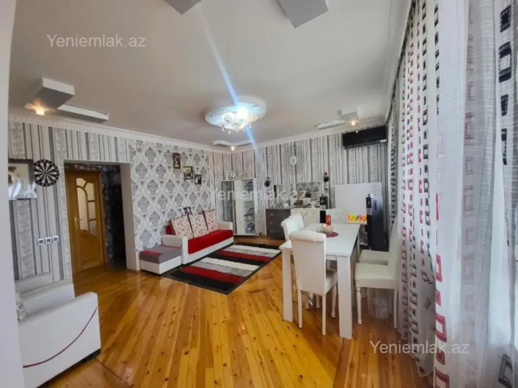 Satılır 4 otaqlı köhnə tikili 120 m²