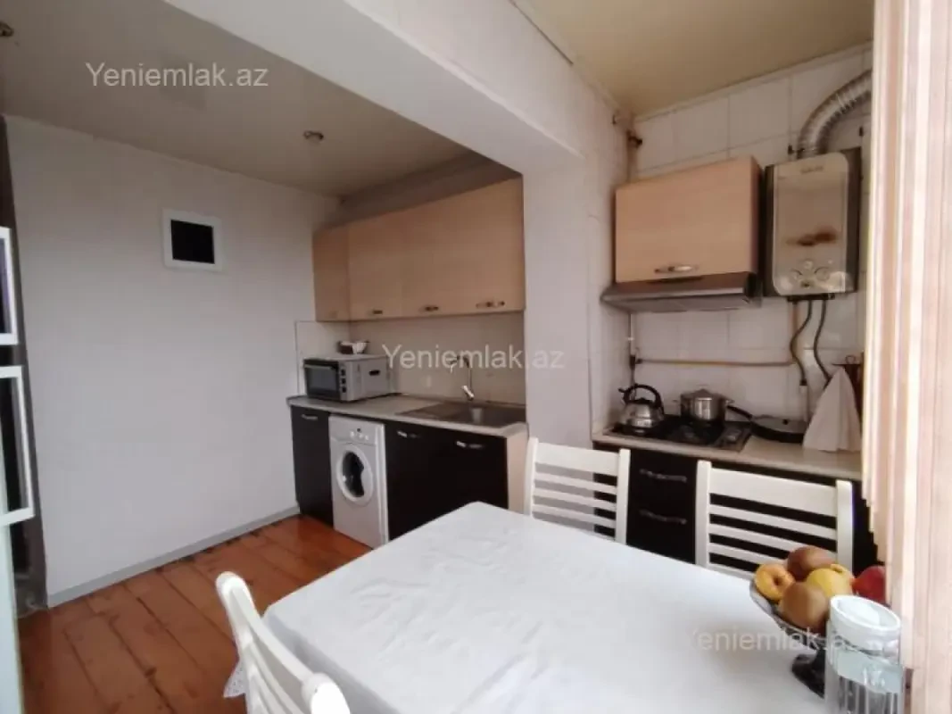 Satılır 2 otaqlı köhnə tikili 60 m²