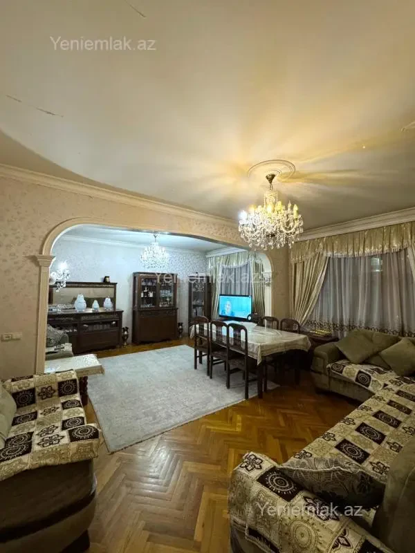 Satılır 5 otaqlı köhnə tikili 125 m²