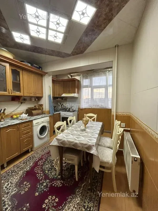 Satılır 3 otaqlı köhnə tikili 82 m²