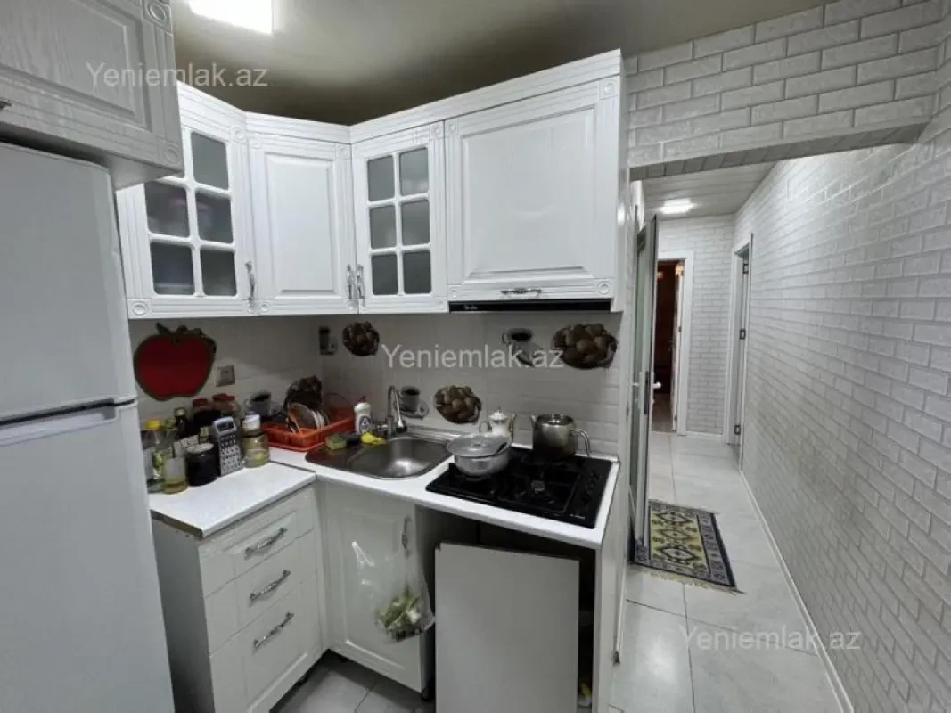 Satılır 3 otaqlı köhnə tikili 62.5 m²