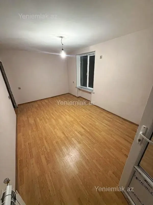 Satılır 2 otaqlı köhnə tikili 40 m²