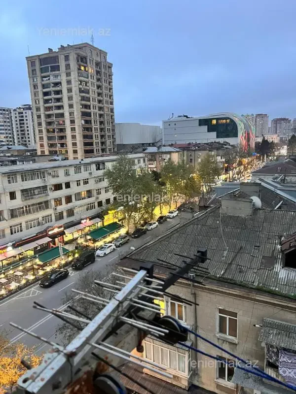 Satılır 2 otaqlı köhnə tikili 45 m²