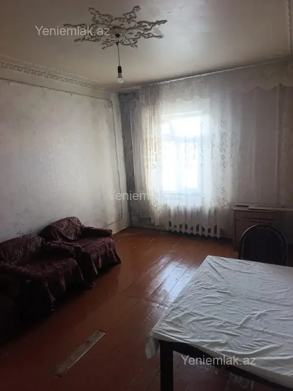 Satılır 2 otaqlı köhnə tikili 55 m²