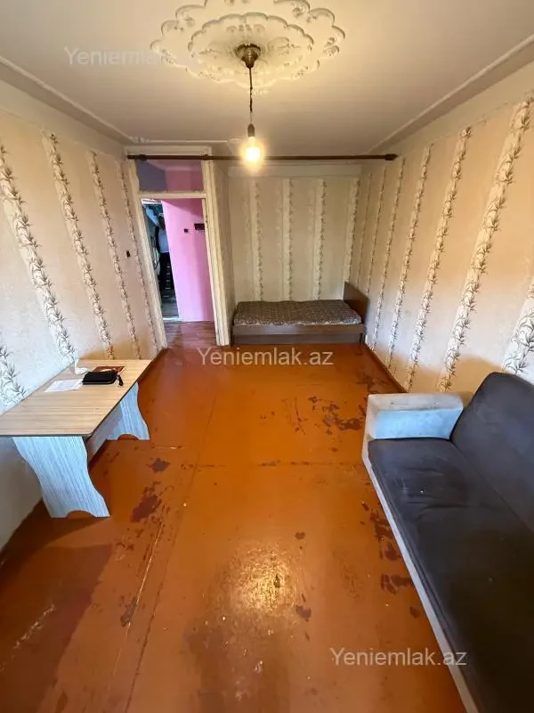Satılır 1 otaqlı köhnə tikili 32 m²