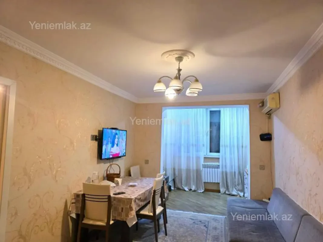 Satılır 2 otaqlı köhnə tikili 55 m²