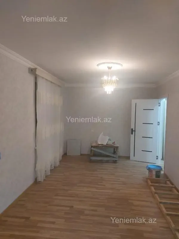 Satılır 1 otaqlı köhnə tikili 45 m²