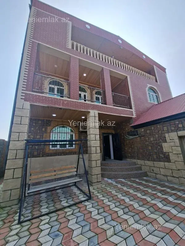 Satılır 7 otaqlı həyət evi 450 m²