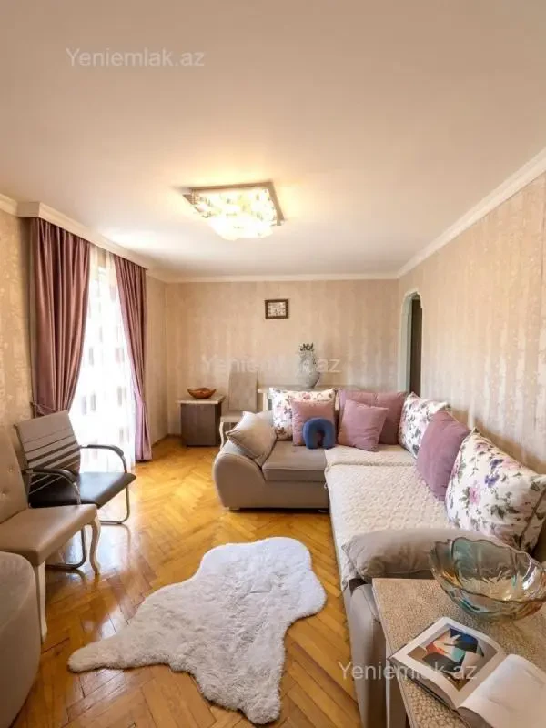 Satılır 1 otaqlı köhnə tikili 30 m²