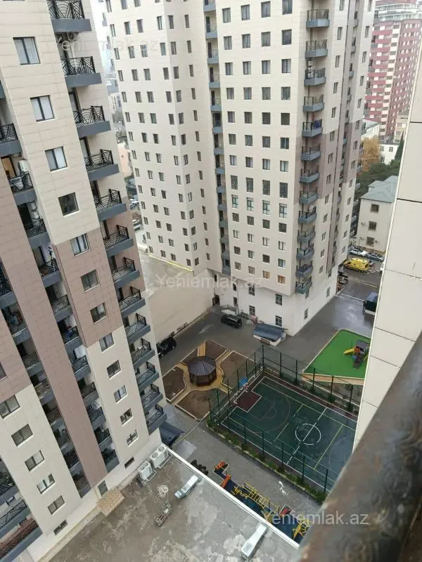 Satılır 4 otaqlı yeni tikili 192 m²