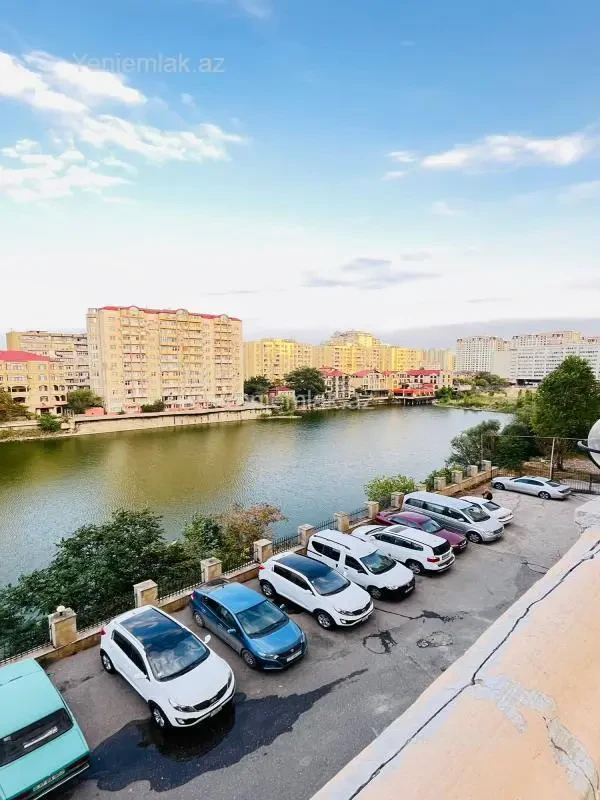 Satılır 3 otaqlı yeni tikili 180 m²