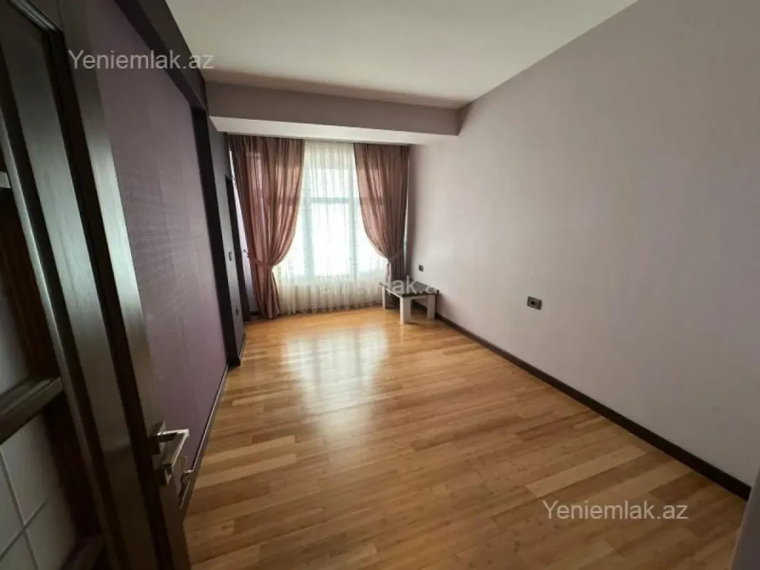 Satılır 3 otaqlı yeni tikili 85 m²