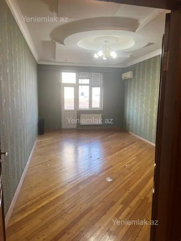 Satılır 3 otaqlı yeni tikili 125 m²