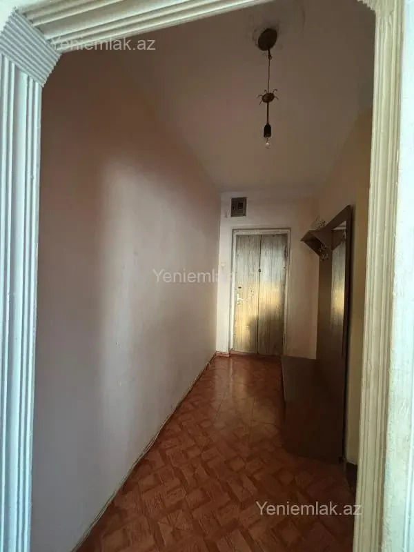 Satılır 1 otaqlı köhnə tikili 45 m²