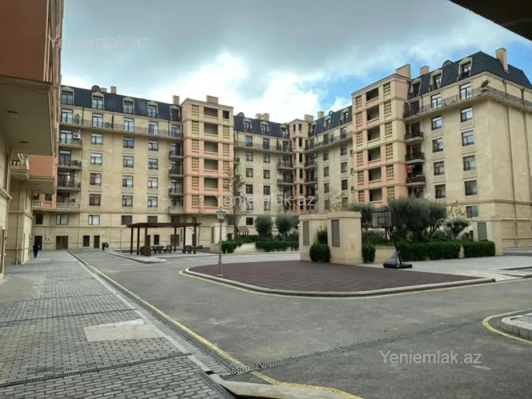 Satılır 3 otaqlı yeni tikili 140 m²