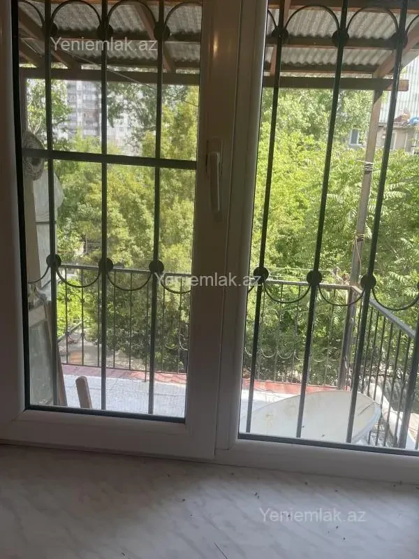 Satılır 2 otaqlı köhnə tikili 54 m²