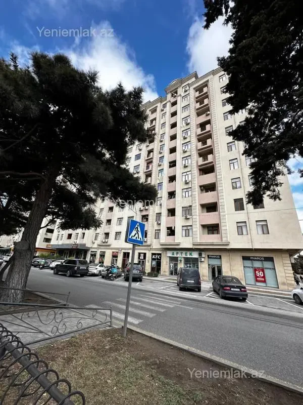 Satılır 3 otaqlı yeni tikili 108 m²
