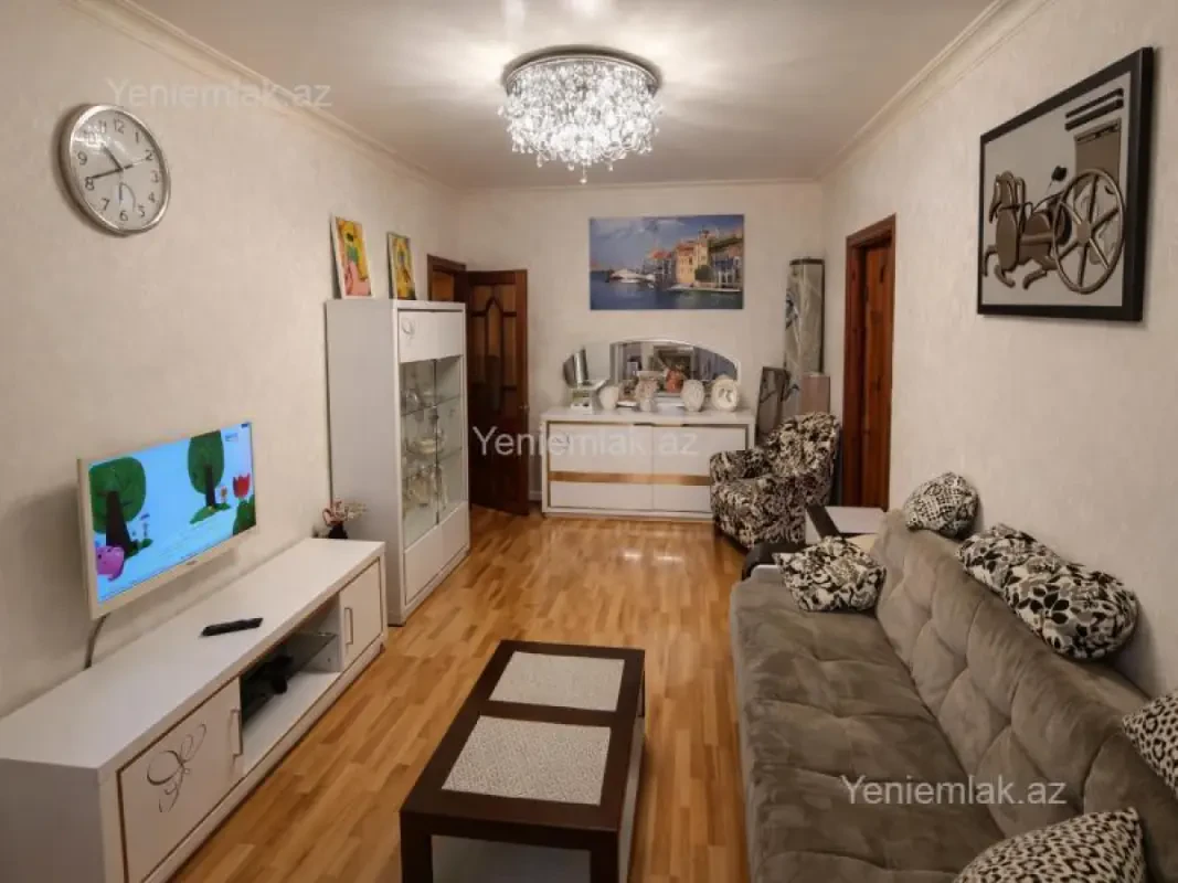 Satılır 2 otaqlı köhnə tikili 55 m²