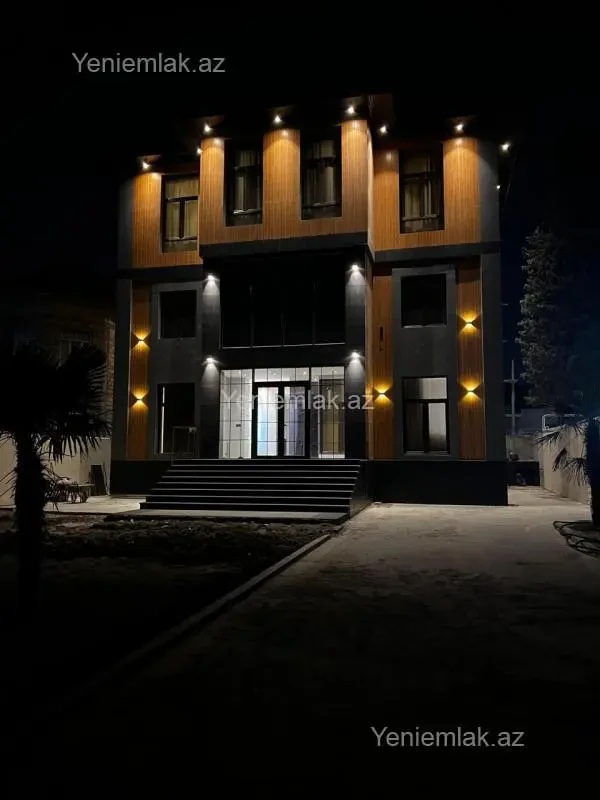 Satılır 8 otaqlı həyət evi 800 m²