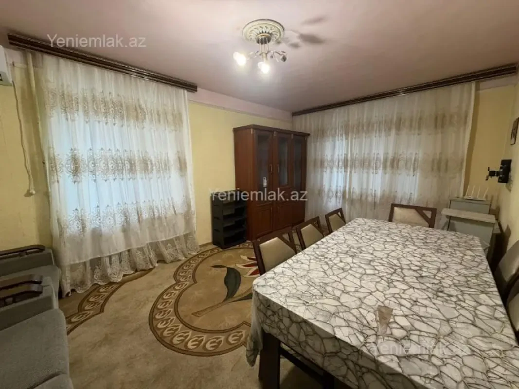 Satılır 2 otaqlı köhnə tikili 60 m²