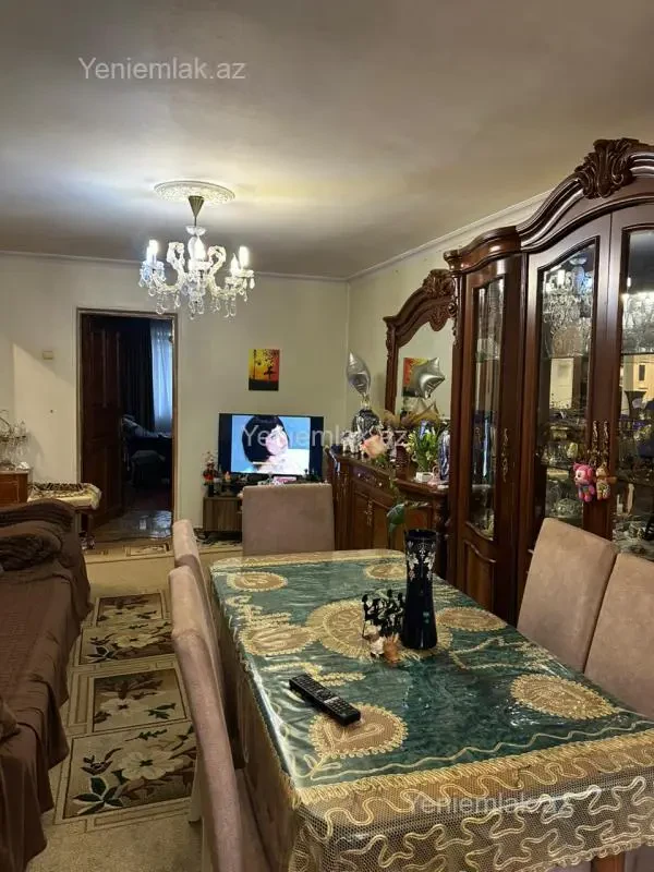 Satılır 3 otaqlı köhnə tikili 75 m²