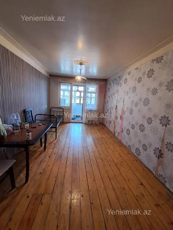 Satılır 1 otaqlı köhnə tikili 40 m²