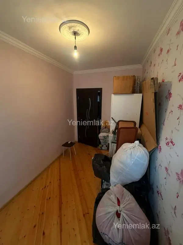 Satılır 3 otaqlı köhnə tikili 85 m²
