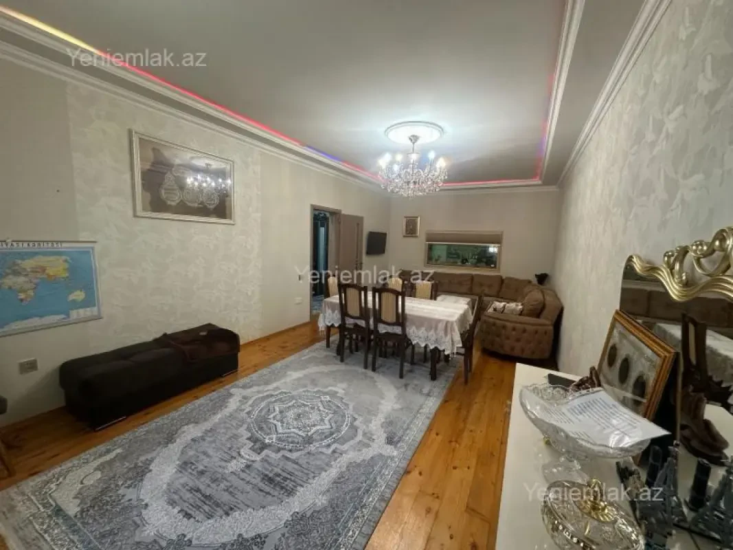 Satılır 6 otaqlı həyət evi 250 m²