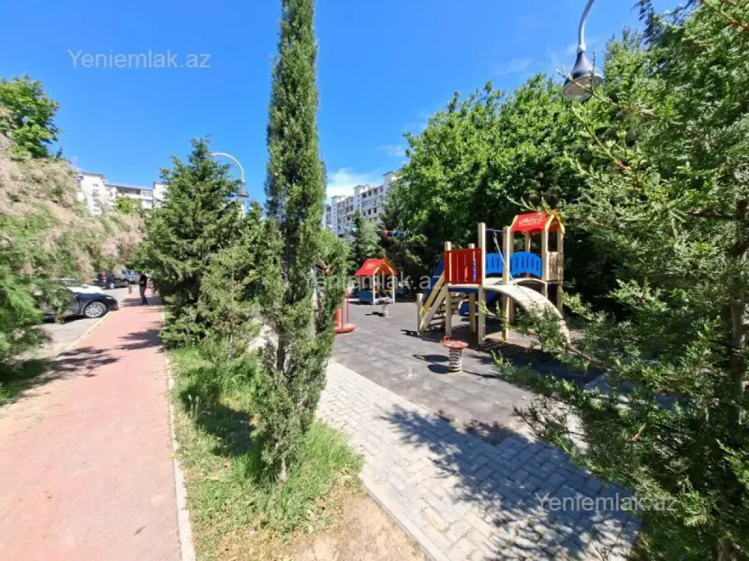 Satılır 2 otaqlı köhnə tikili 60 m²