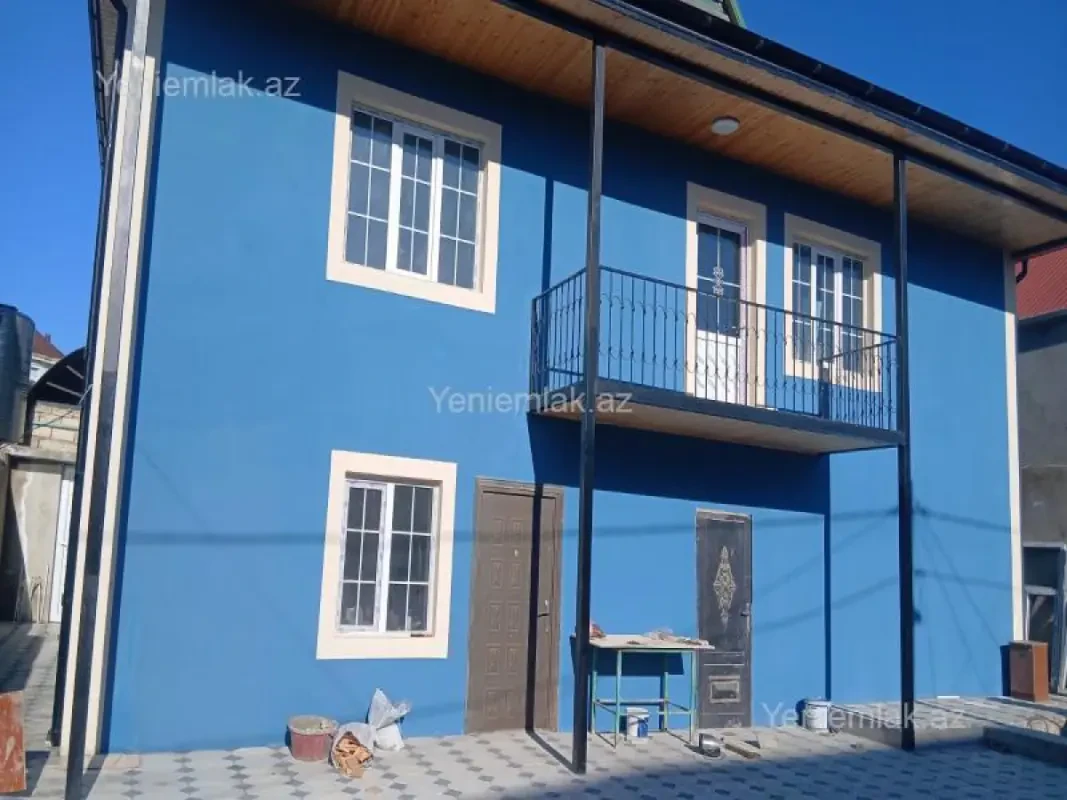 Satılır 7 otaqlı həyət evi 240 m²