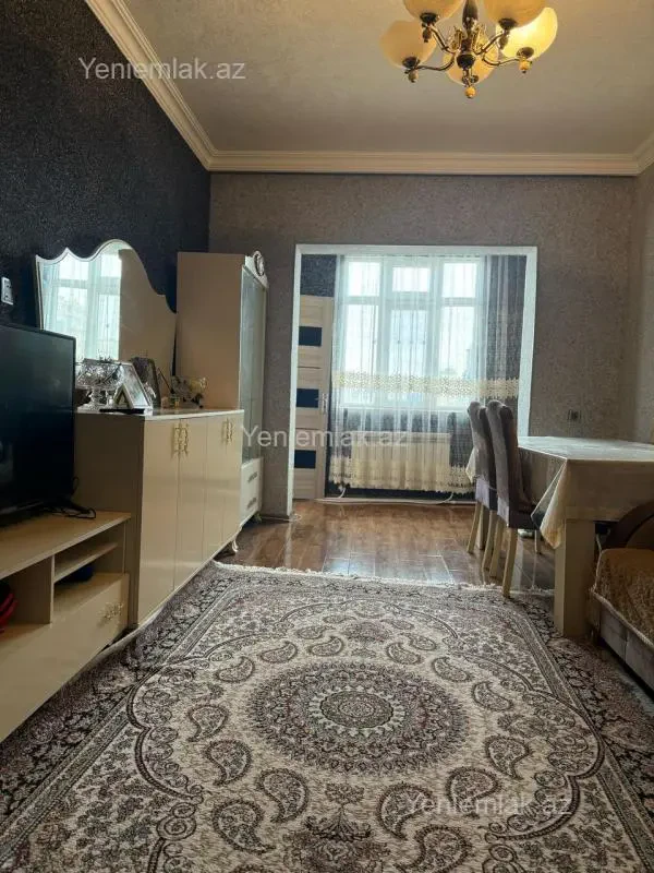 Satılır 2 otaqlı köhnə tikili 60 m²