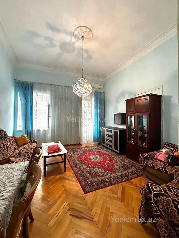 Satılır 3 otaqlı köhnə tikili 85 m²