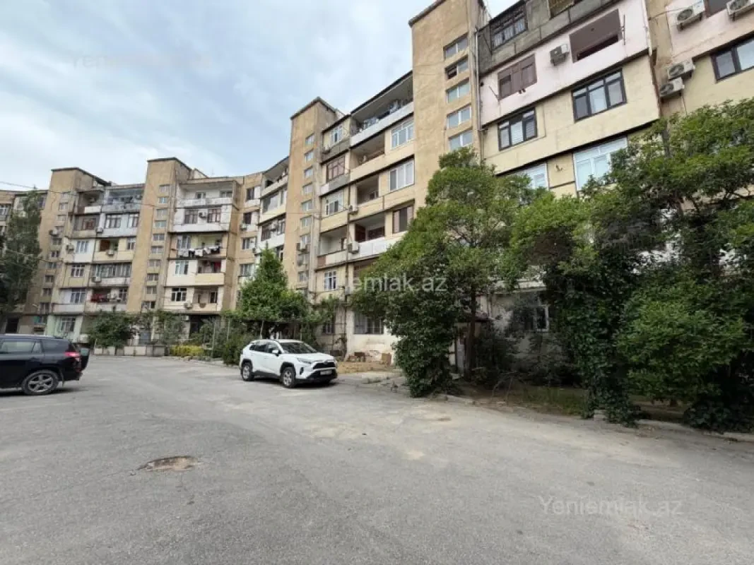 Satılır 3 otaqlı köhnə tikili 100 m²