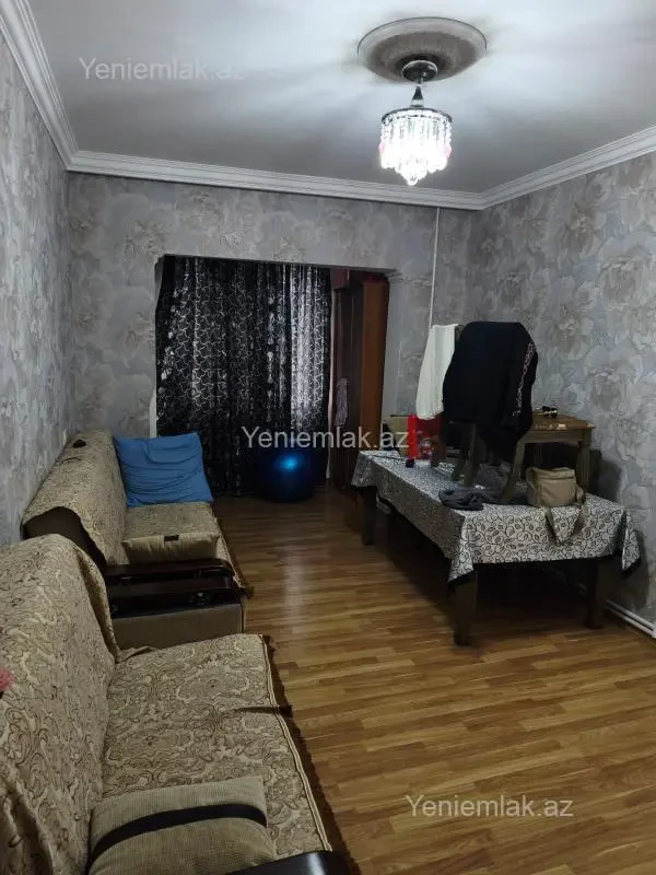 Satılır 2 otaqlı köhnə tikili 65 m²