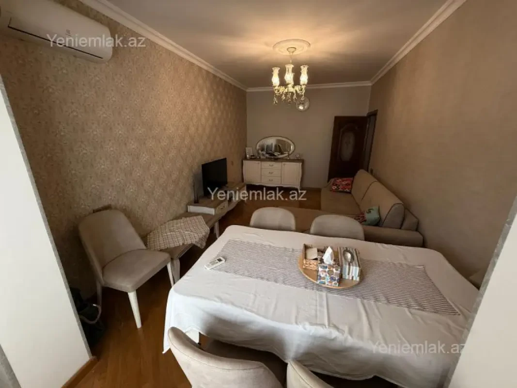 Satılır 2 otaqlı köhnə tikili 65 m²
