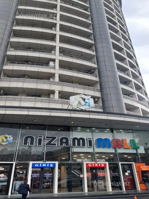 Satılır 3 otaqlı yeni tikili 145 m²