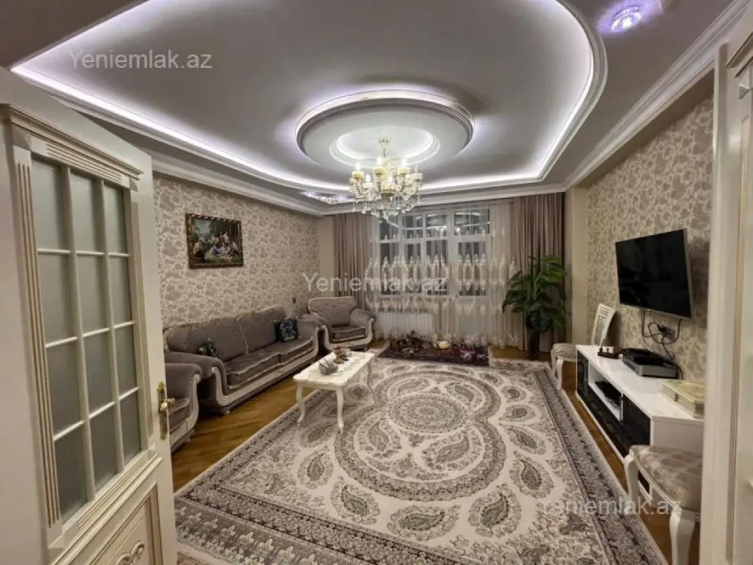 Satılır 3 otaqlı yeni tikili 135.5 m²